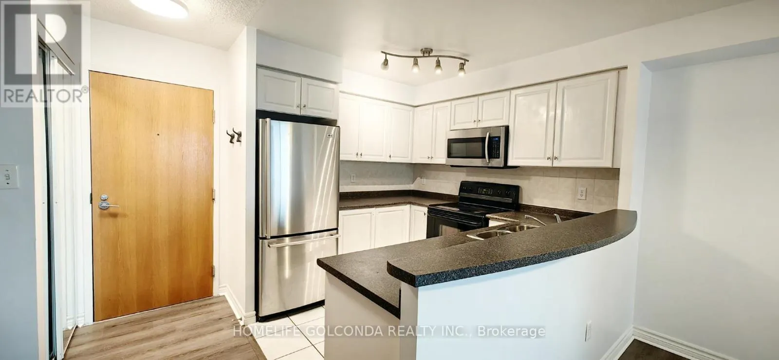 2306 - 7 LORRAINE DRIVE