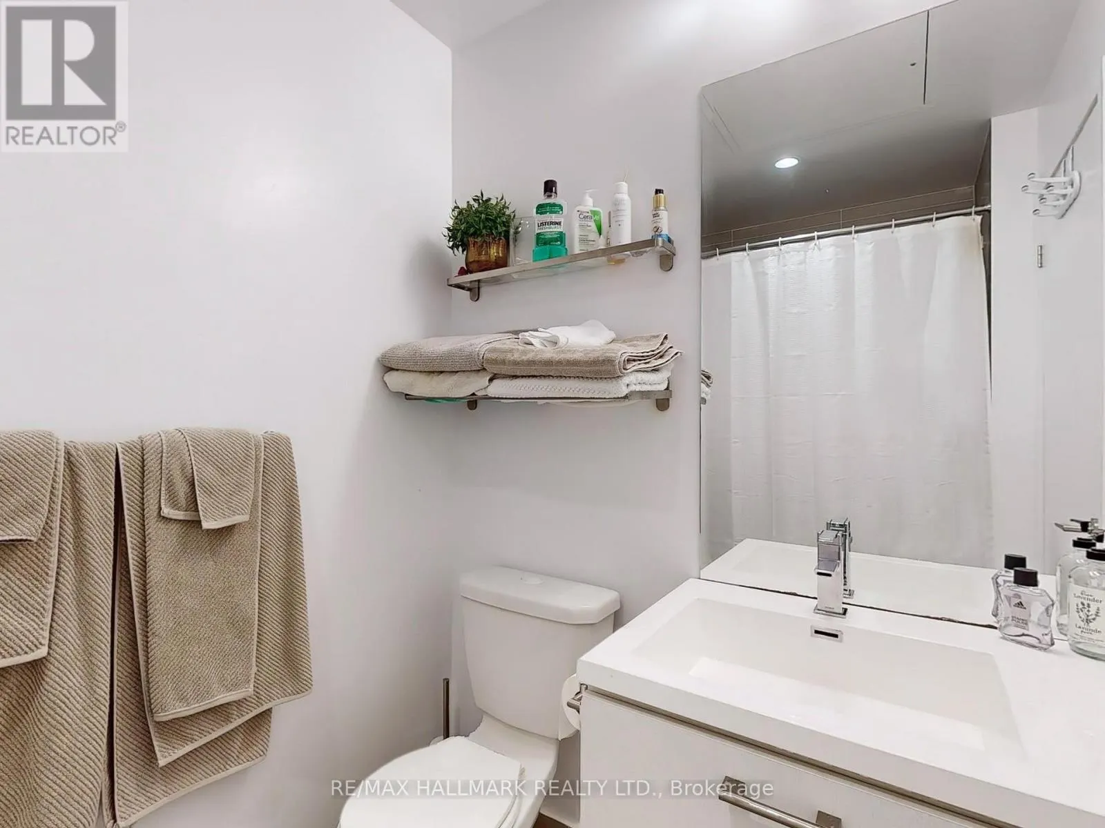 3010 - 87 PETER STREET