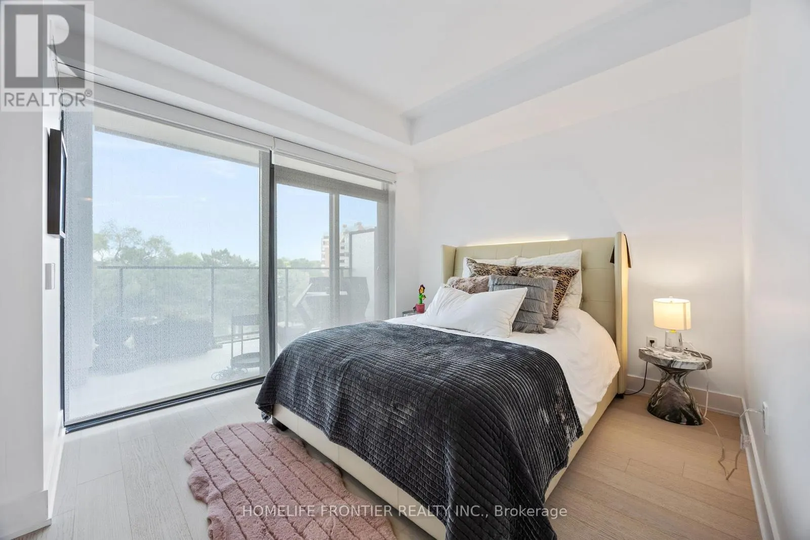 401 - 6 JACKES AVENUE