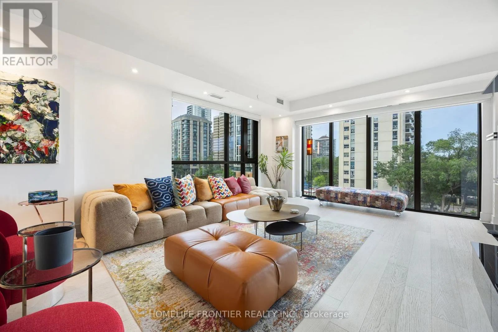 401 - 6 JACKES AVENUE