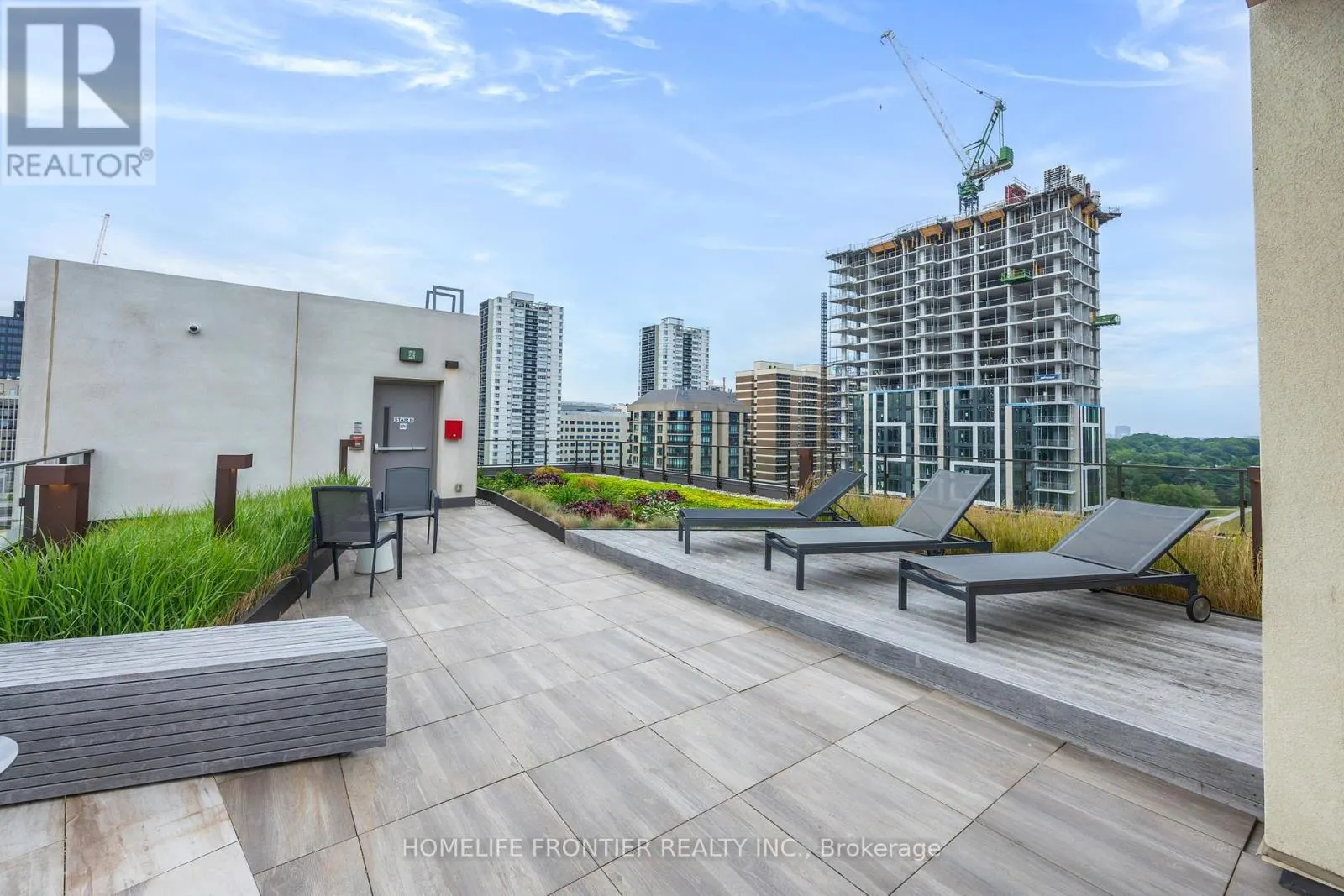401 - 6 JACKES AVENUE