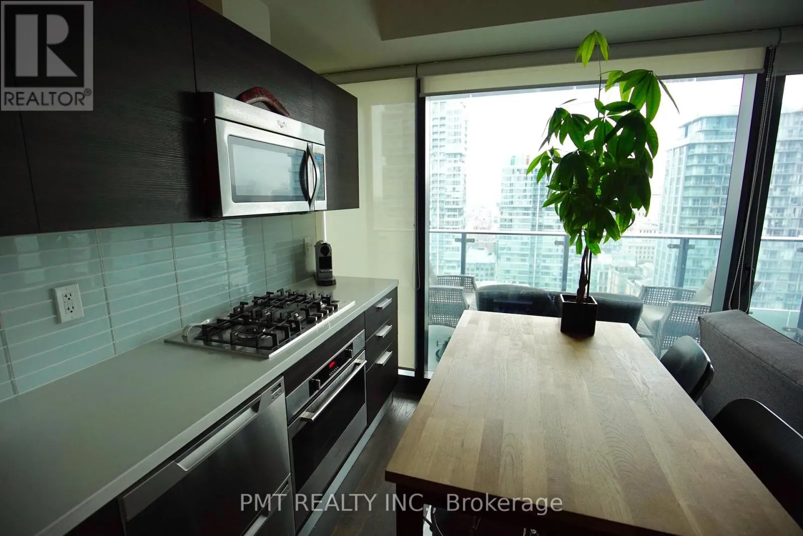 2702 - 224 KING STREET W