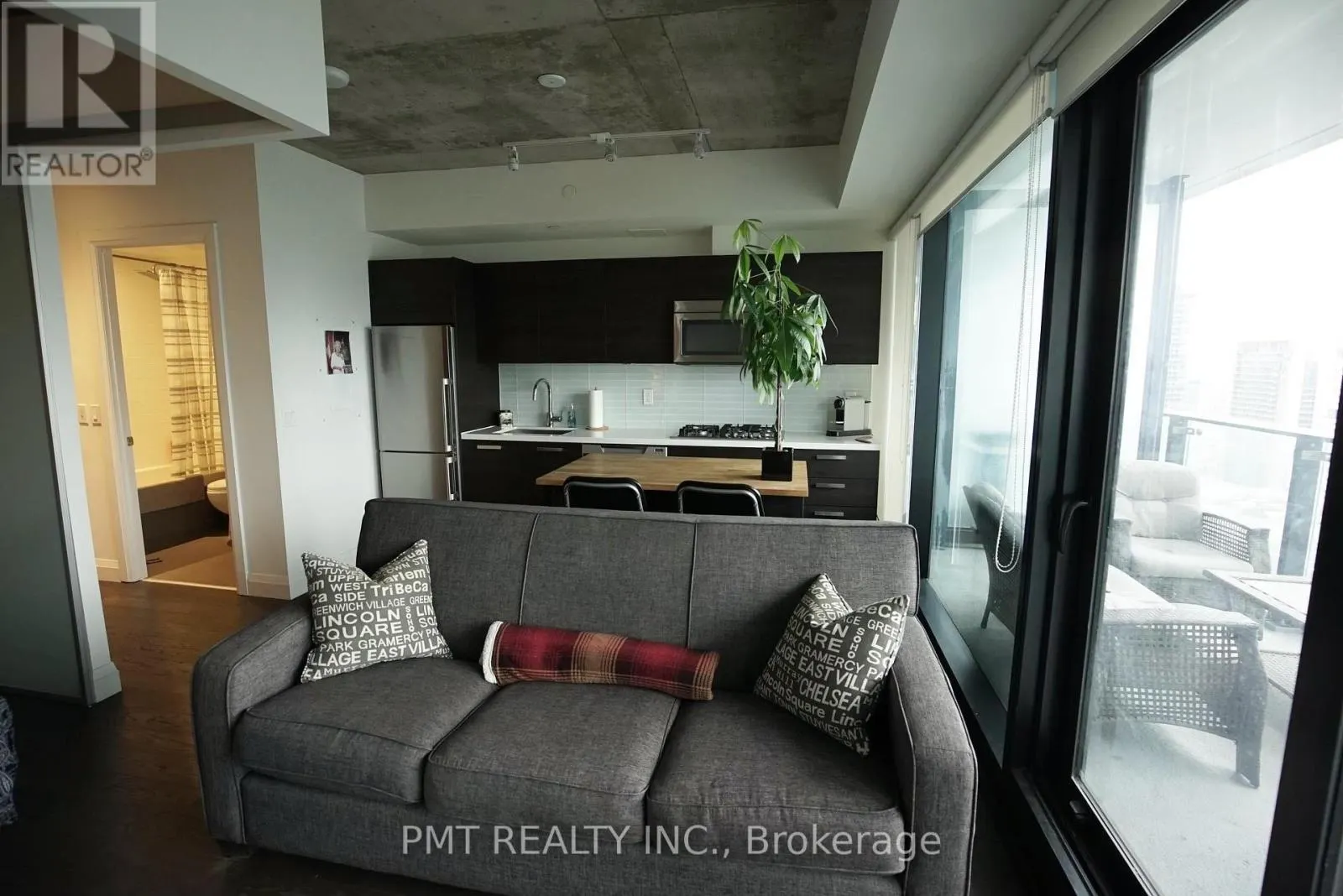 2702 - 224 KING STREET W
