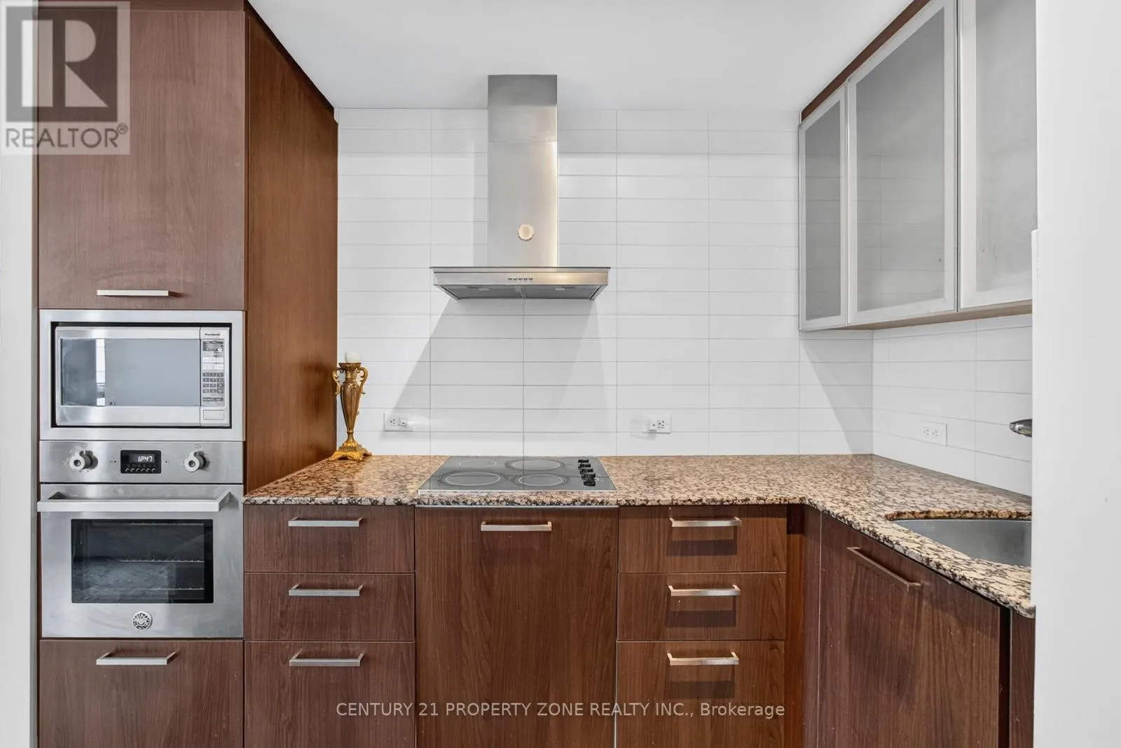 4409 - 14 YORK STREET