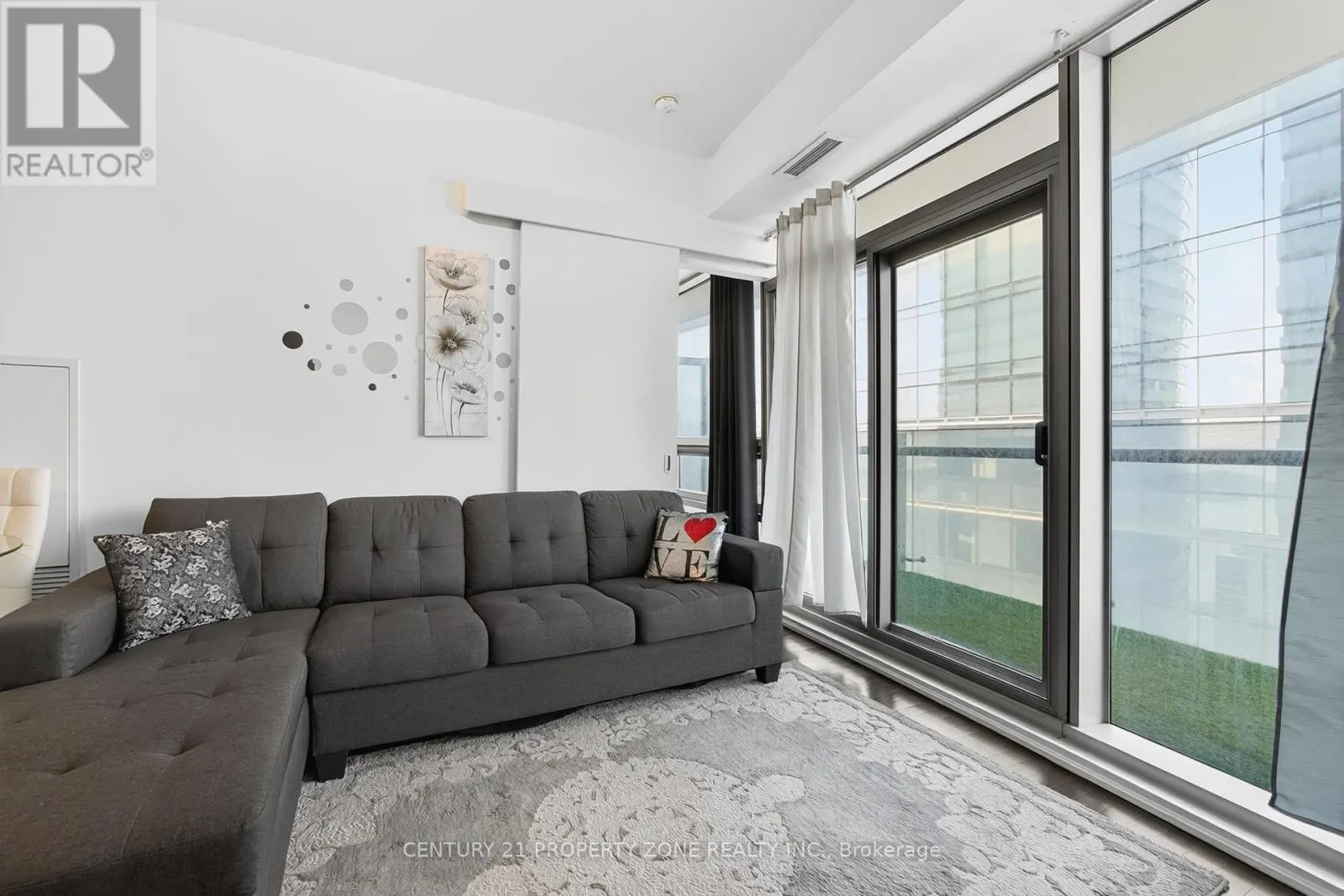 4409 - 14 YORK STREET