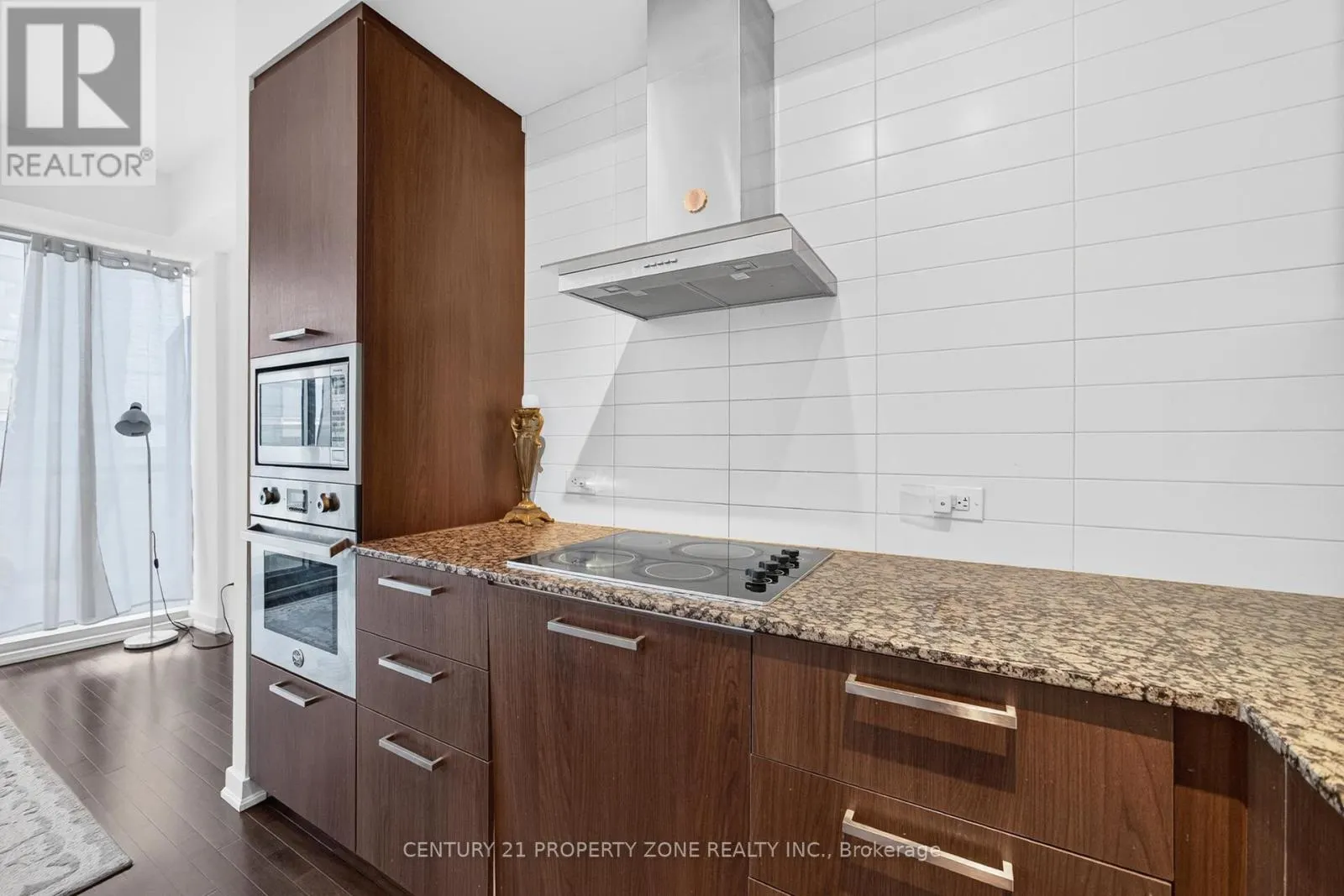 4409 - 14 YORK STREET