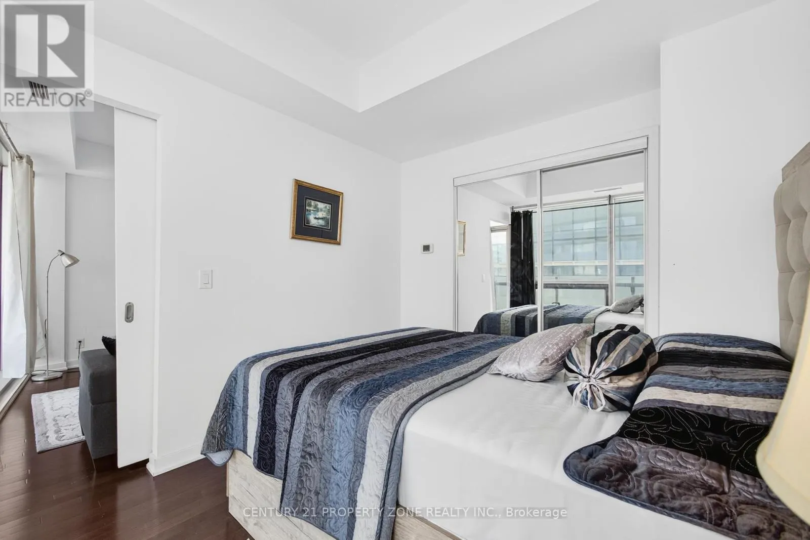 4409 - 14 YORK STREET