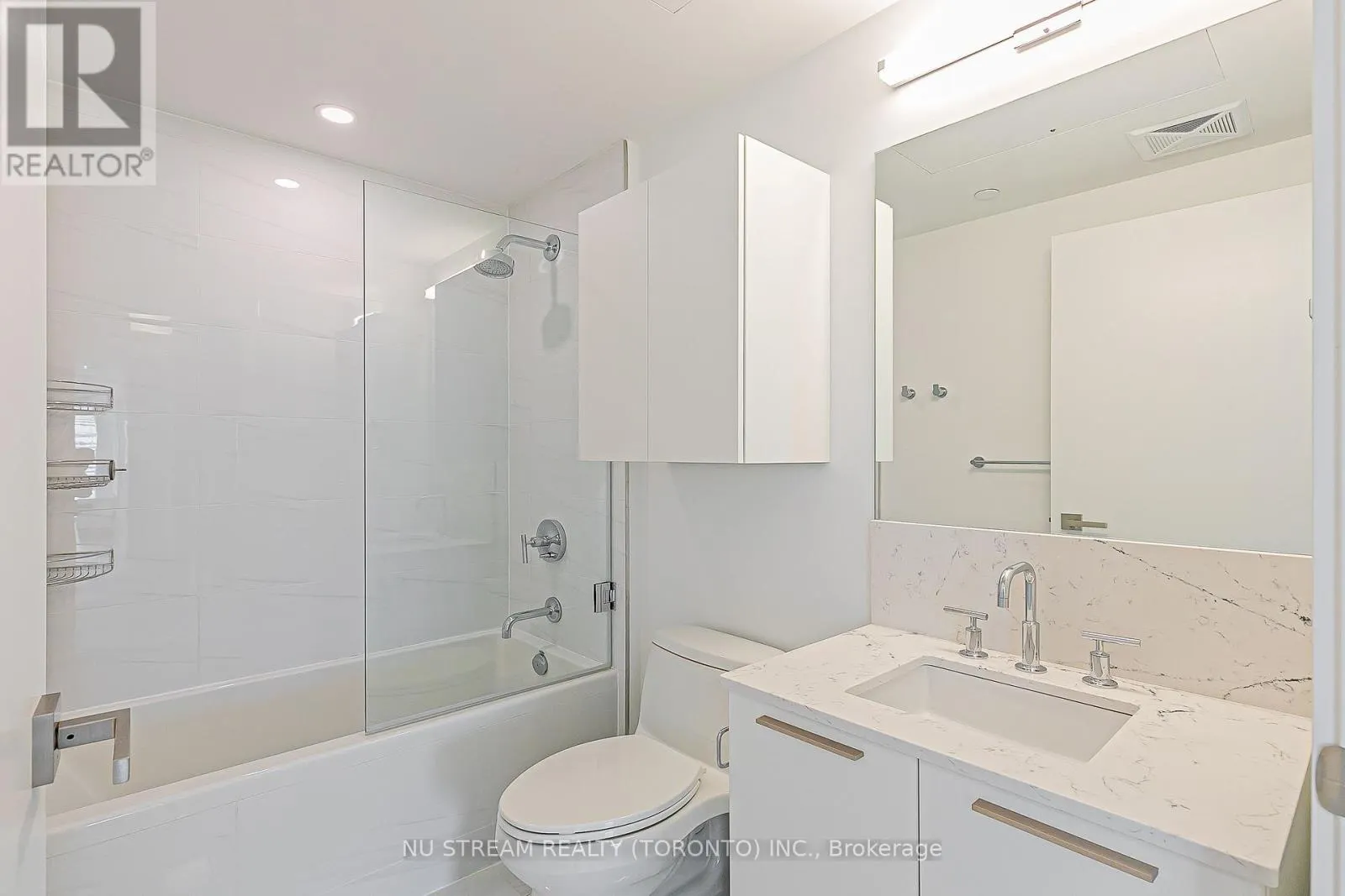 4202 - 3 GLOUCESTER STREET