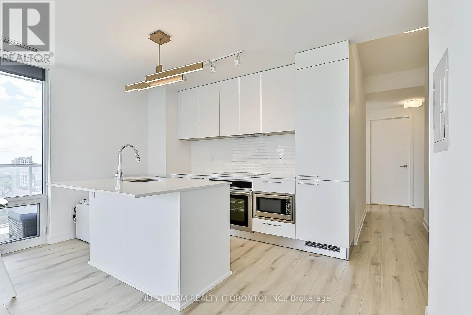4202 - 3 GLOUCESTER STREET
