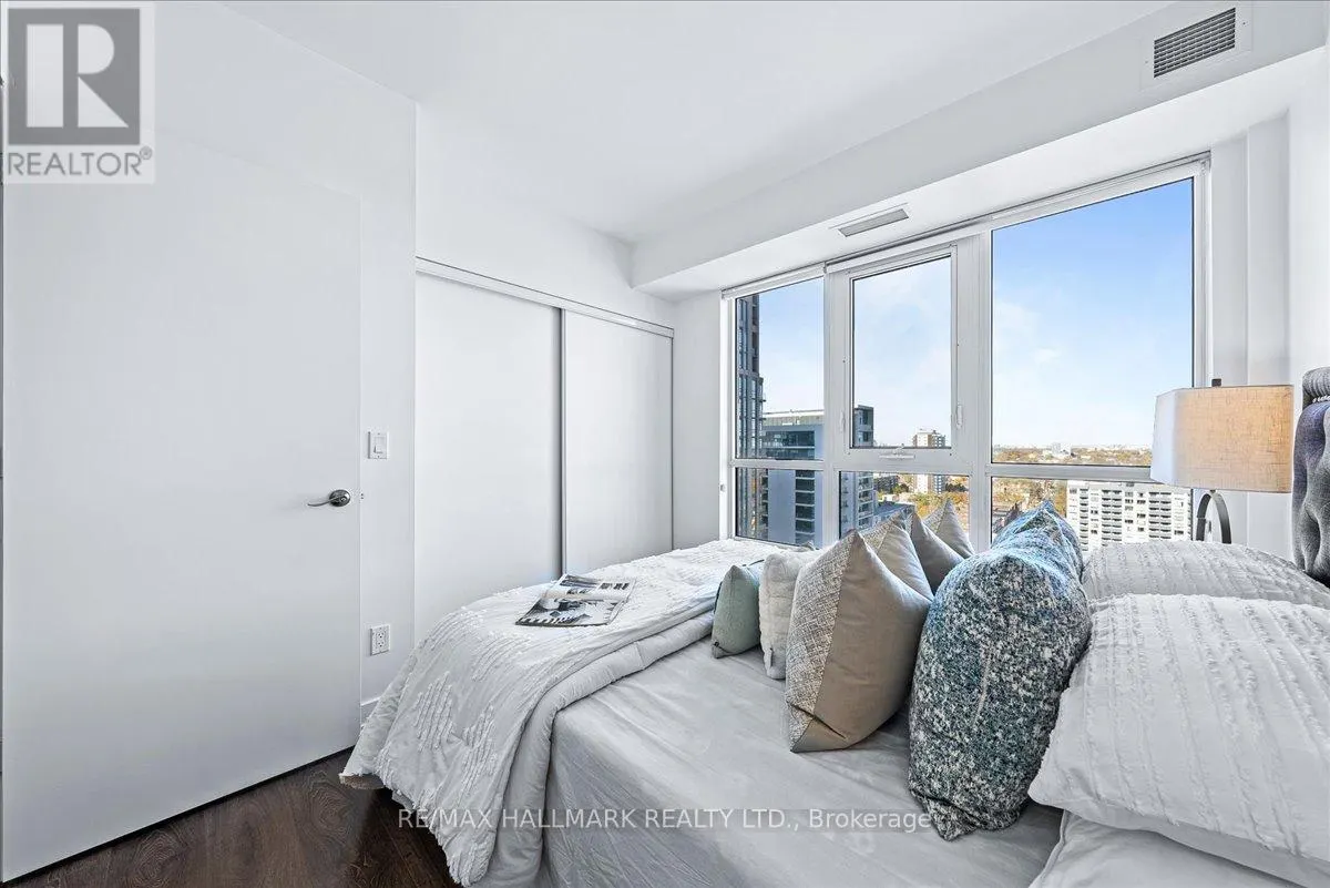 1811 - 501 ST CLAIR AVENUE W