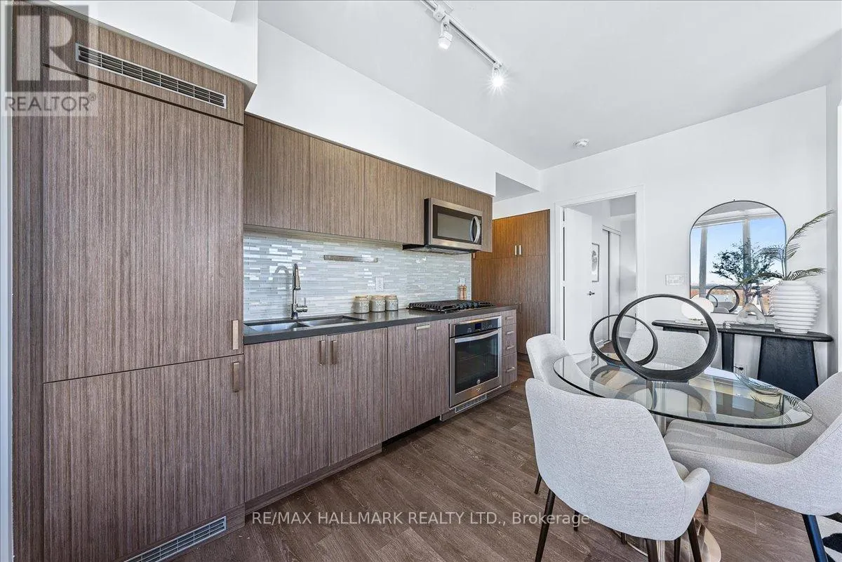 1811 - 501 ST CLAIR AVENUE W
