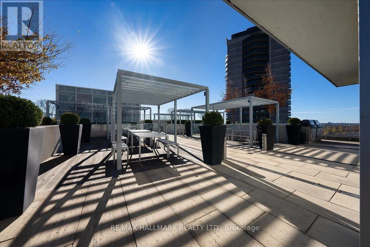 1811 - 501 ST CLAIR AVENUE W