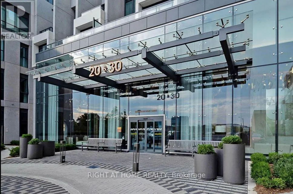 2901 - 30 INN ON THE PARK DRIVE