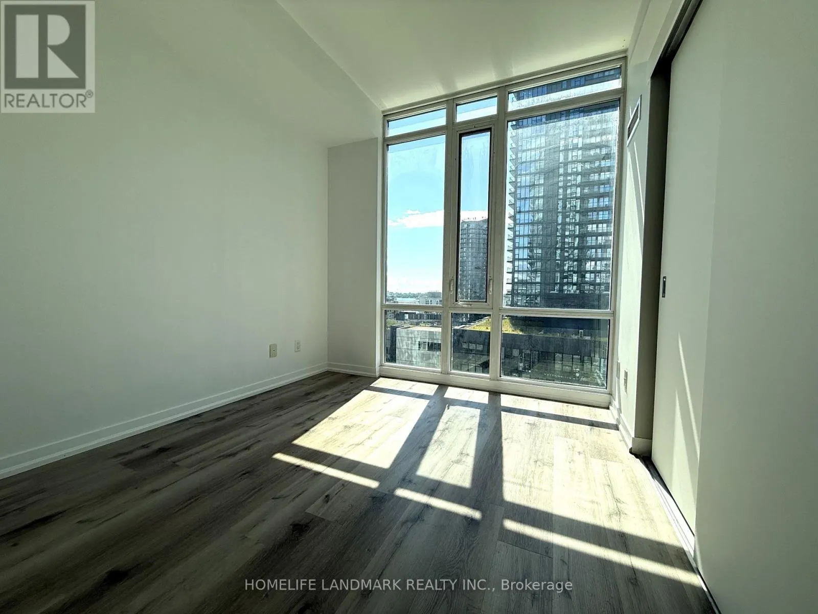 1110 - 170 FORT YORK BOULEVARD