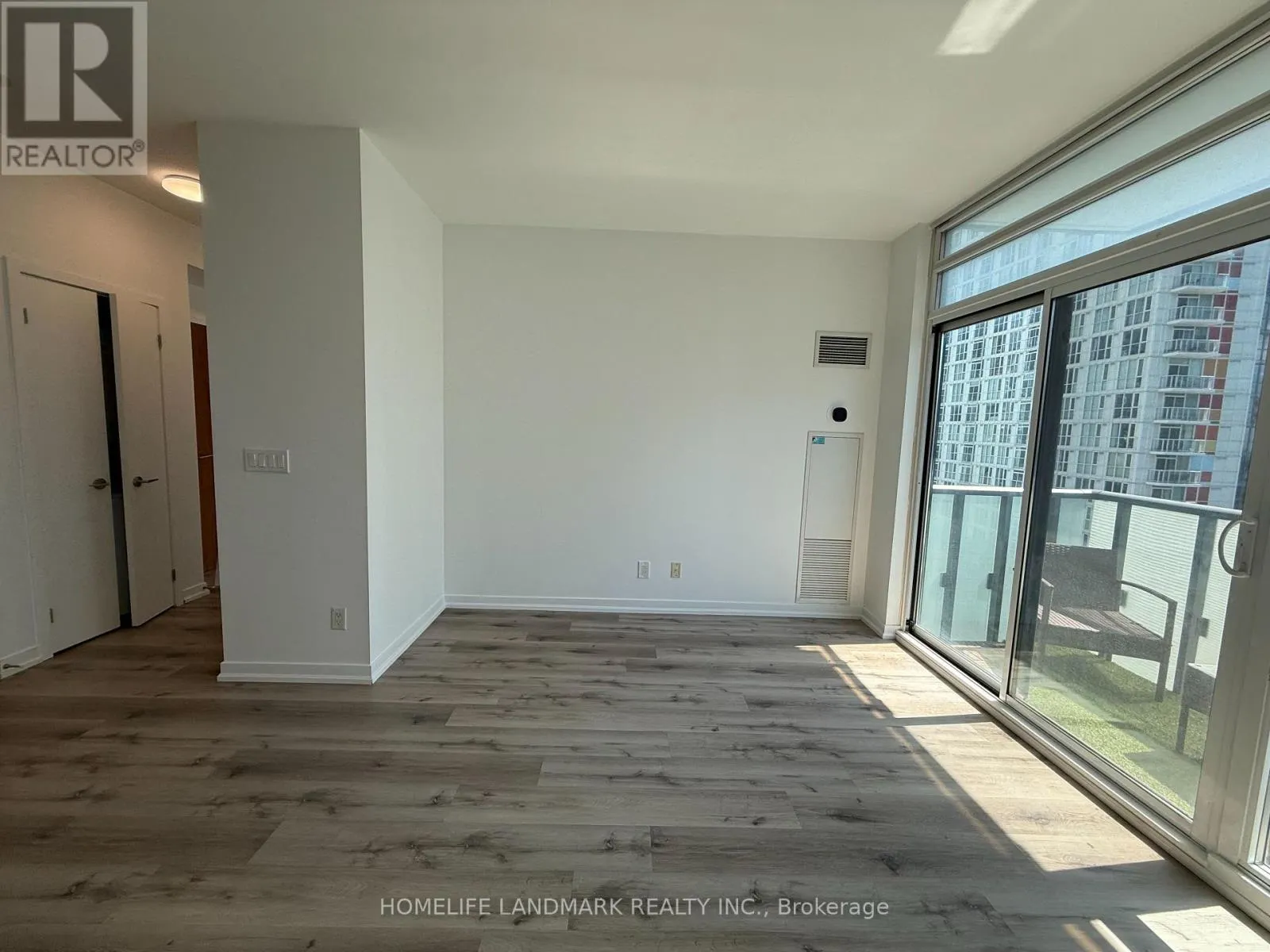 1110 - 170 FORT YORK BOULEVARD