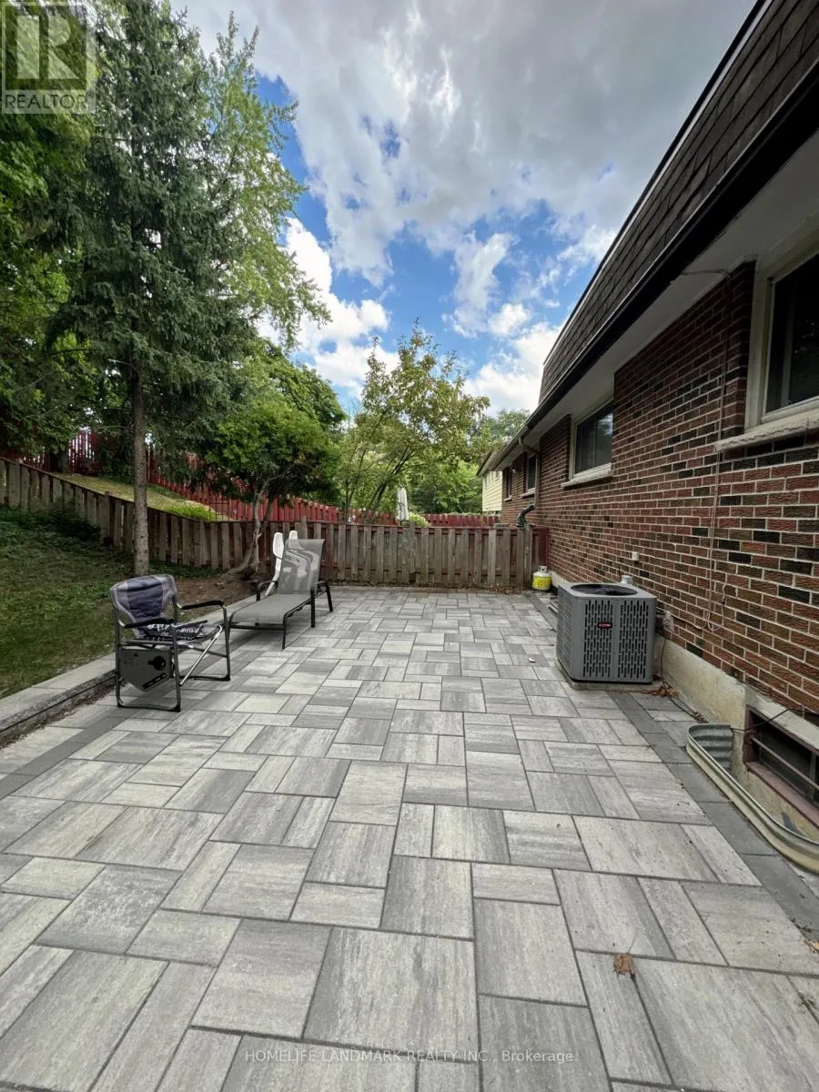 104 LOGANBERRY CRESCENT