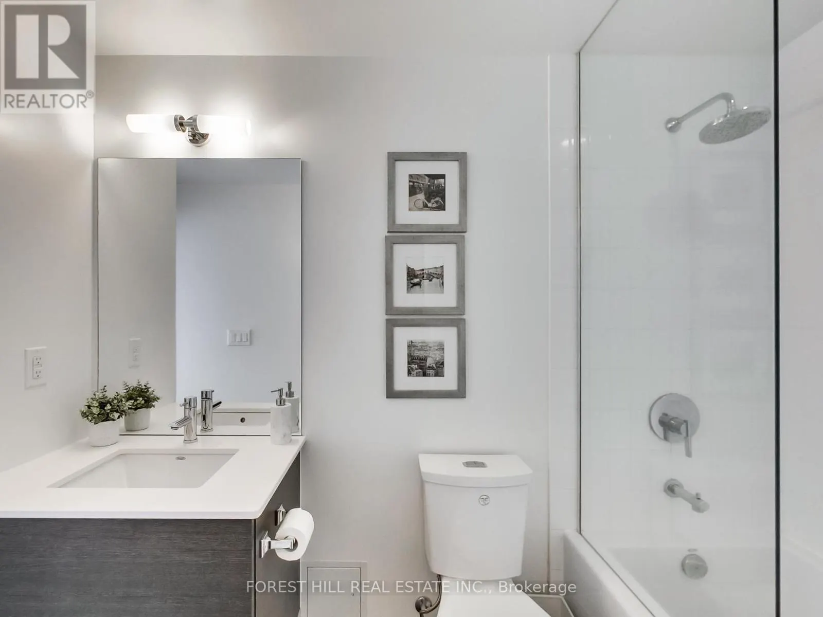 2301 - 210 SIMCOE STREET