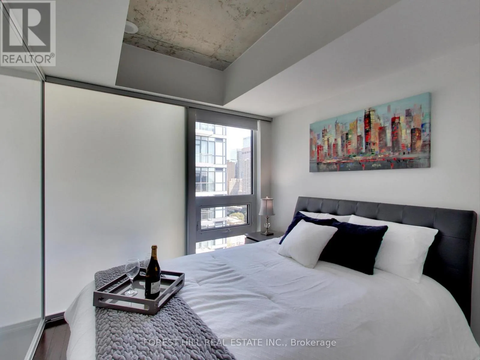 2301 - 210 SIMCOE STREET