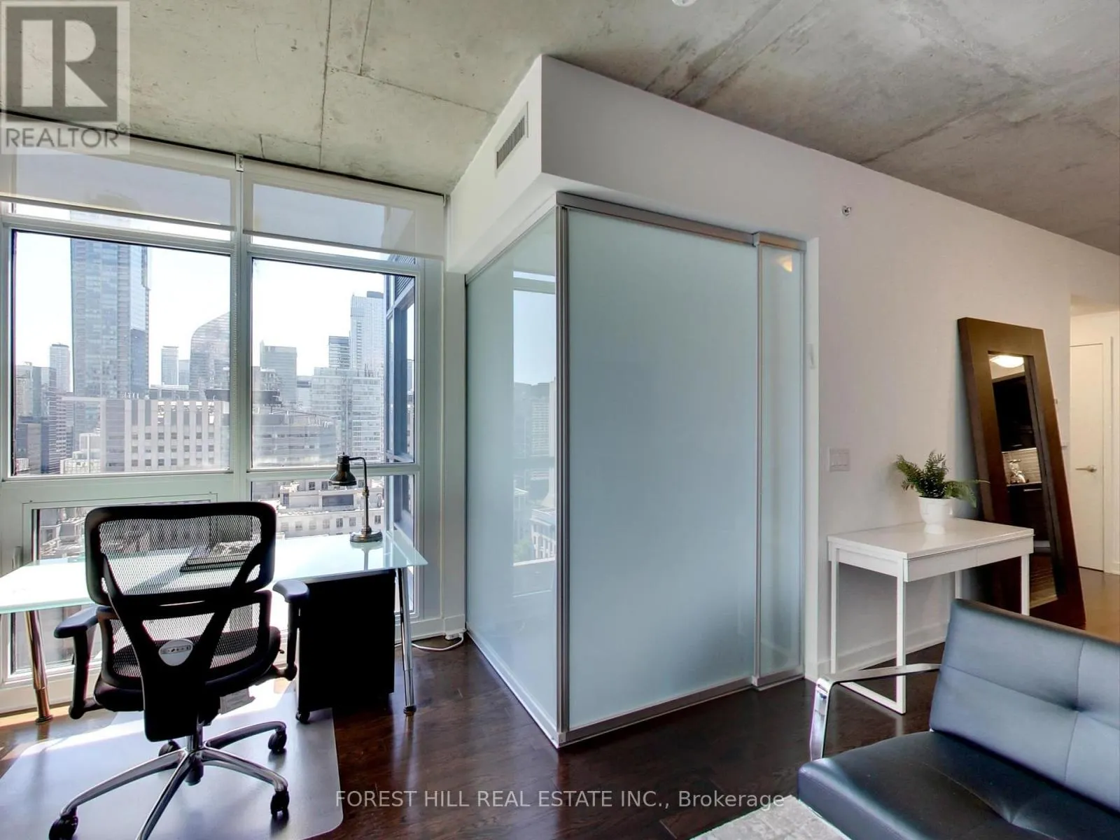 2301 - 210 SIMCOE STREET