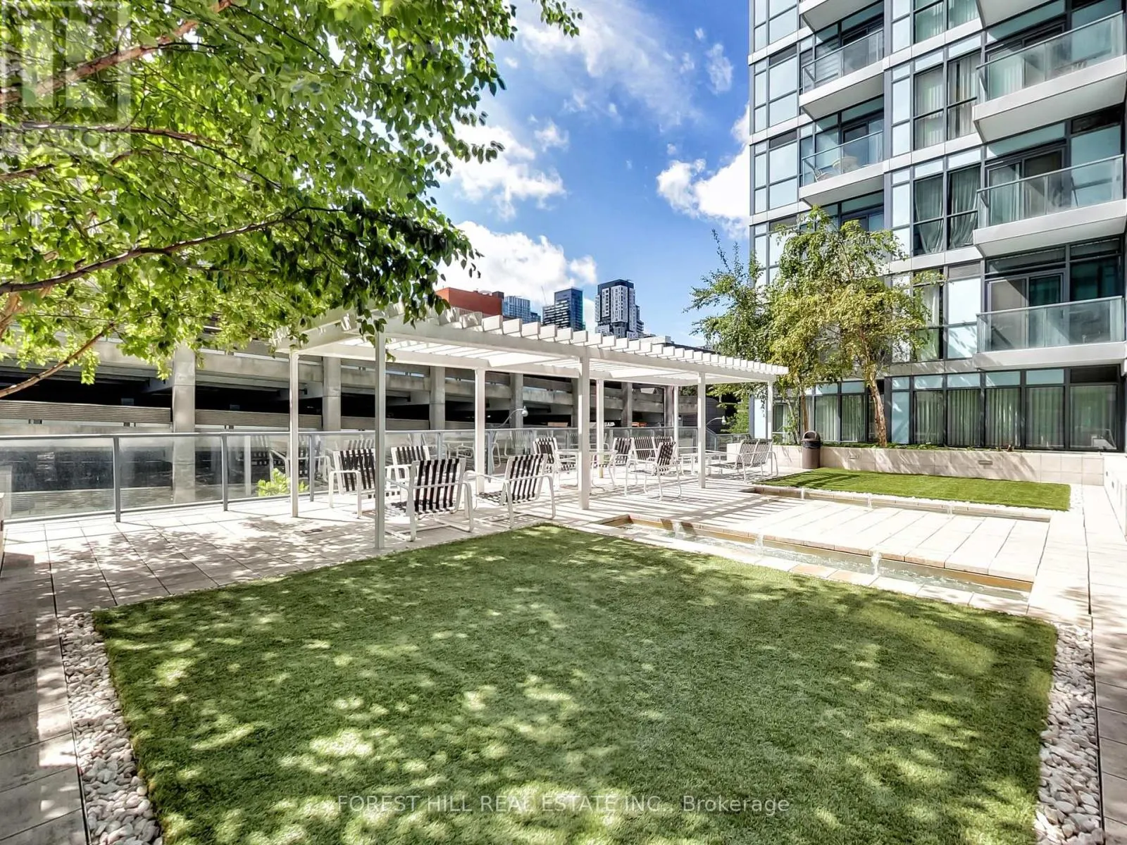 2301 - 210 SIMCOE STREET
