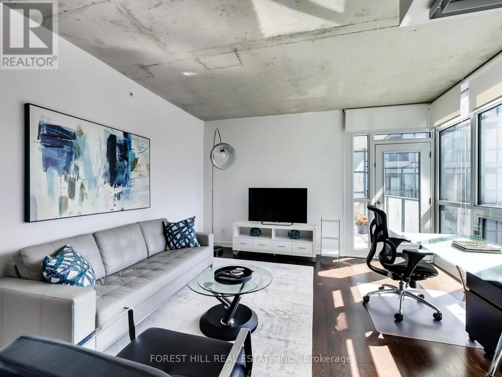 2301 - 210 SIMCOE STREET