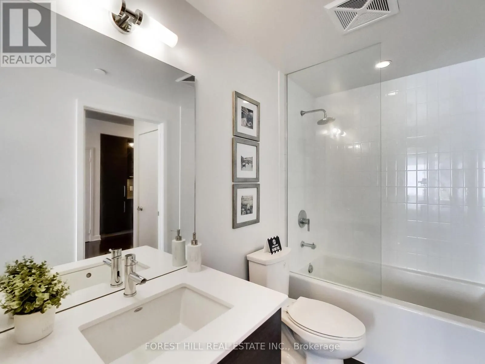 2301 - 210 SIMCOE STREET