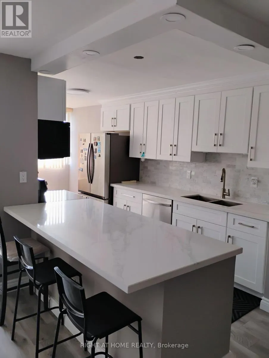 705 - 100 ANTIBES DRIVE