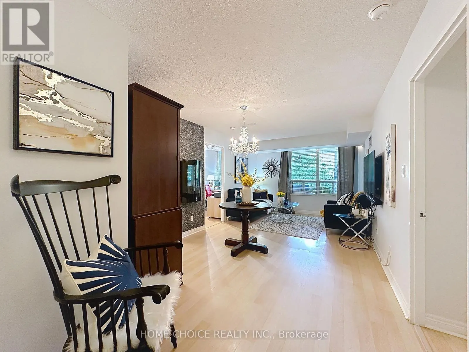 215 - 28 EMPRESS AVENUE