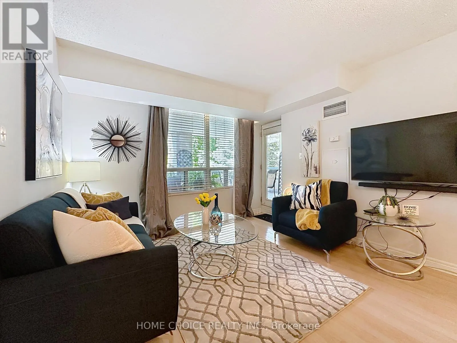 215 - 28 EMPRESS AVENUE
