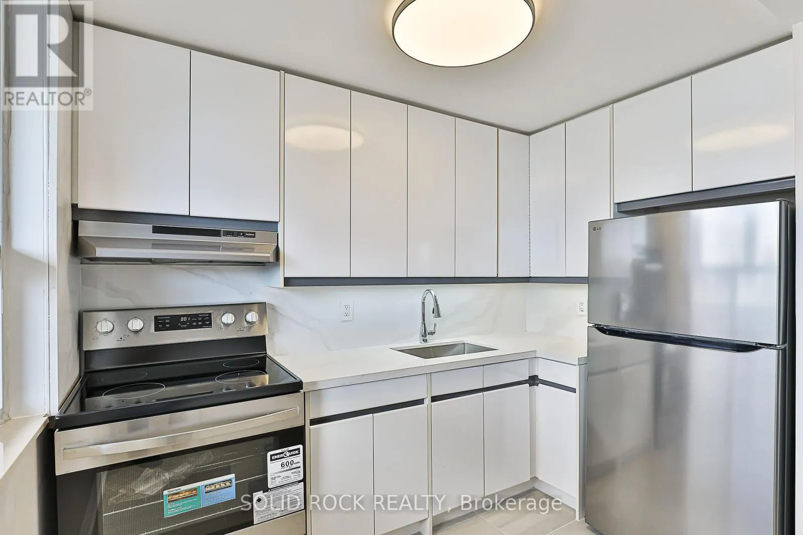3111 - 40 HOMEWOOD AVENUE