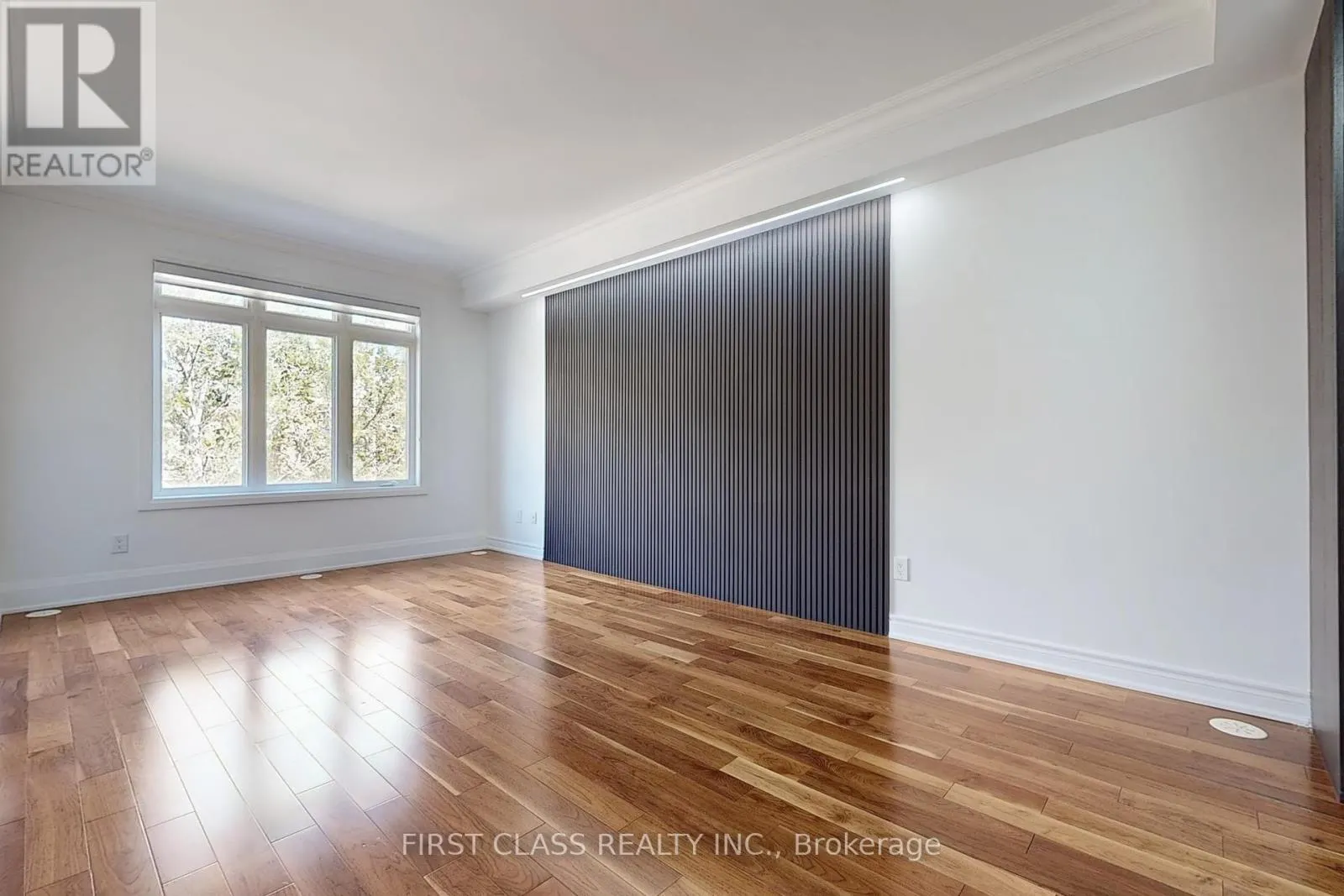 TH 28 - 9 OAKBURN CRESCENT