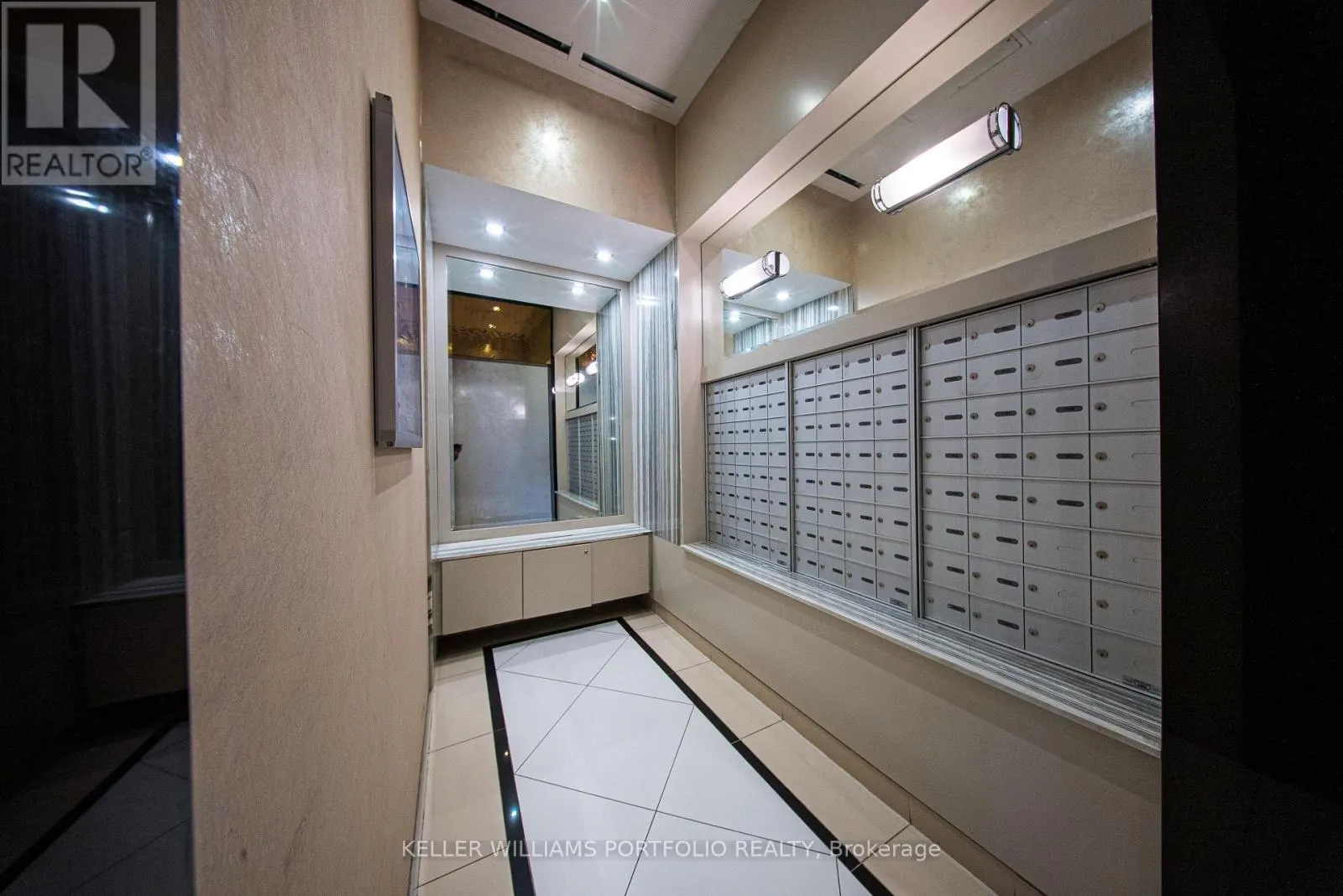 1101 - 1486 BATHURST STREET