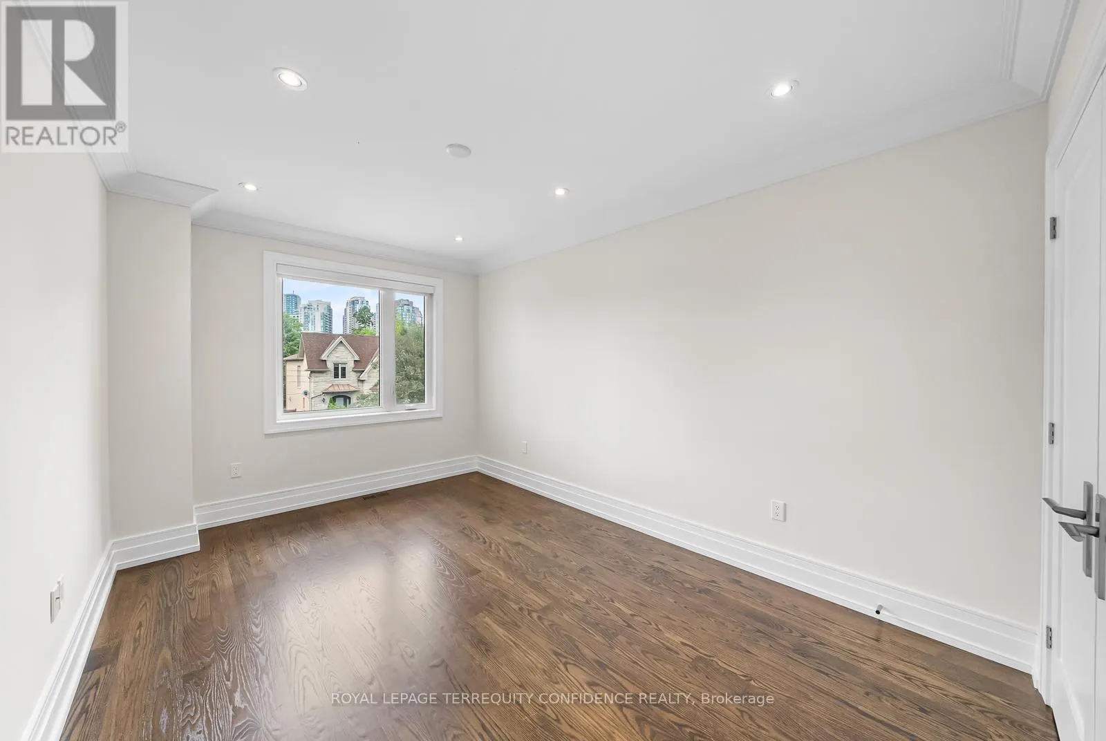 57B HORSHAM AVENUE