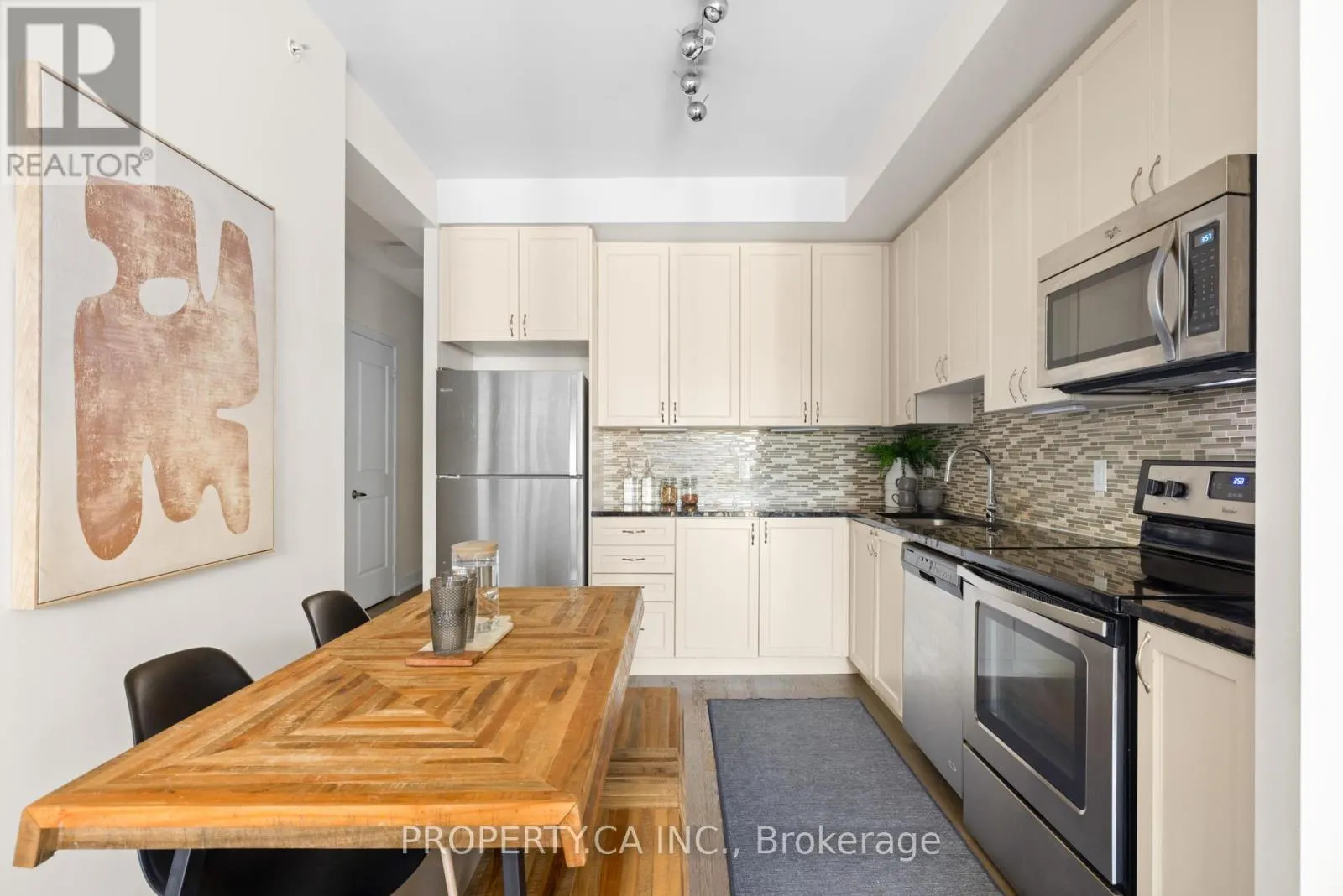 404 - 68 MERTON STREET