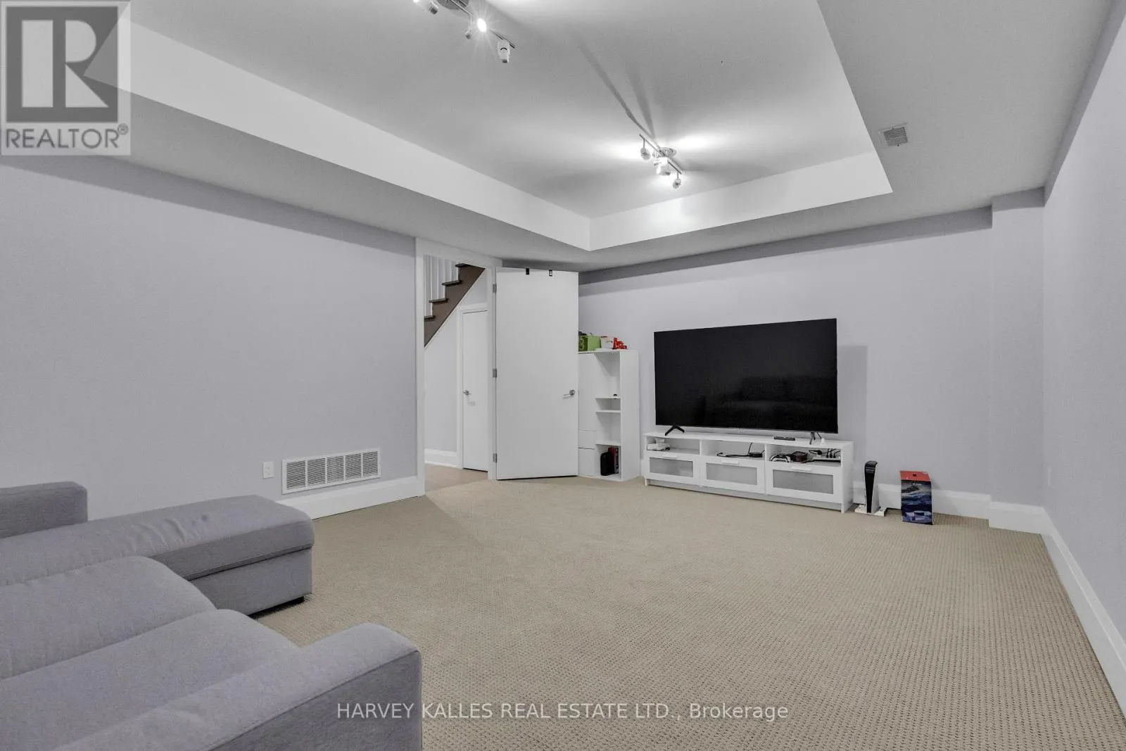 1256 AVENUE ROAD