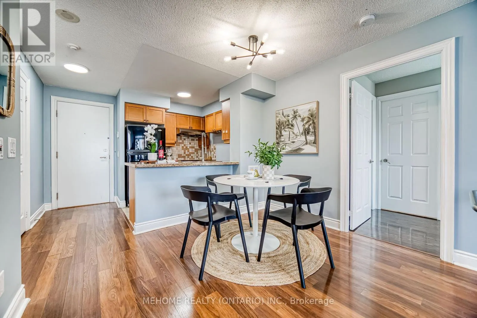 1025 - 25 GREENVIEW AVENUE
