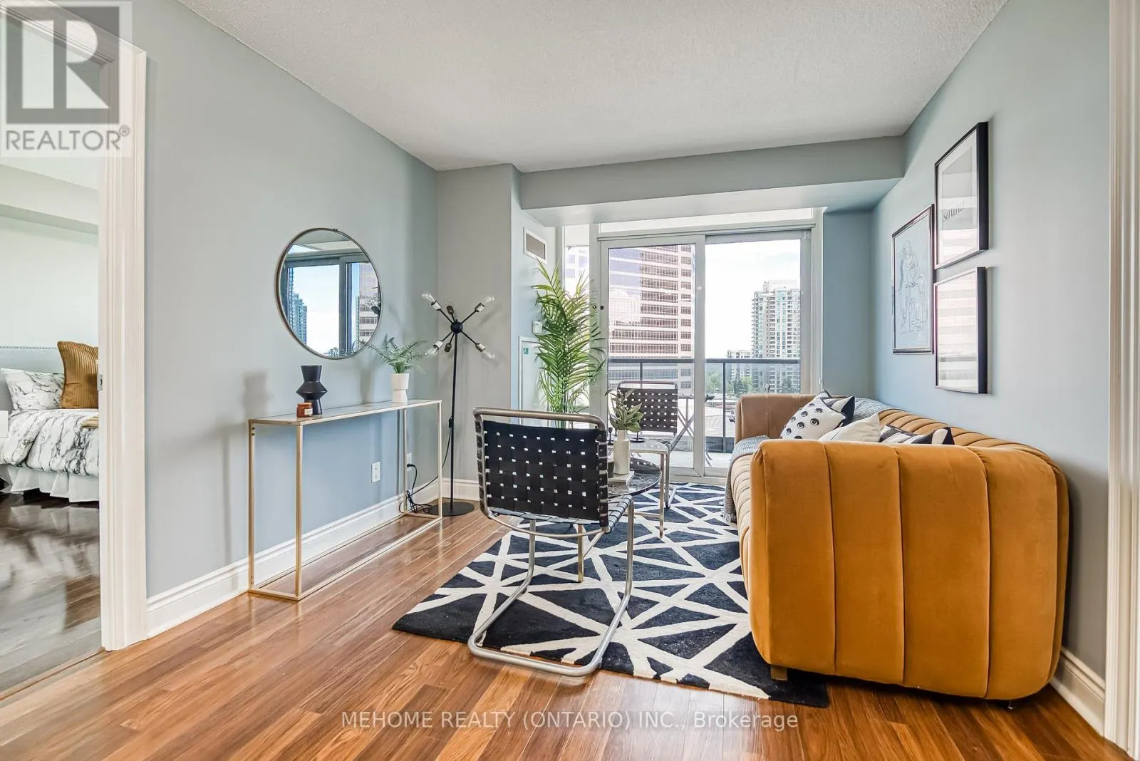 1025 - 25 GREENVIEW AVENUE