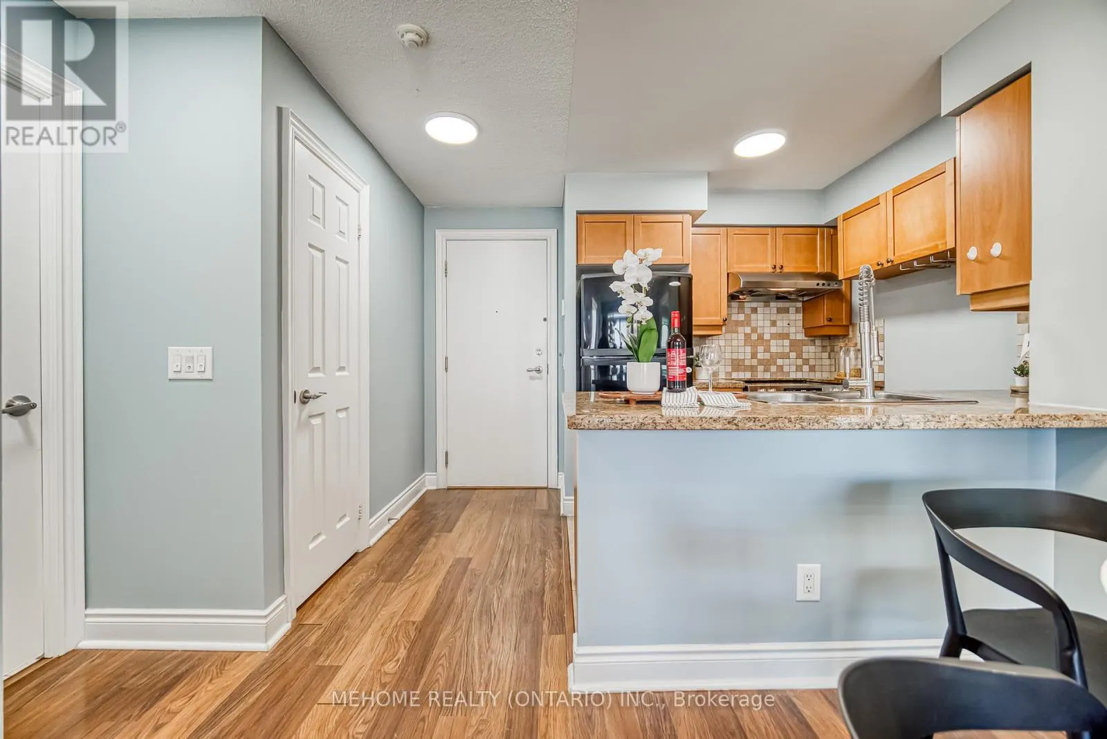 1025 - 25 GREENVIEW AVENUE