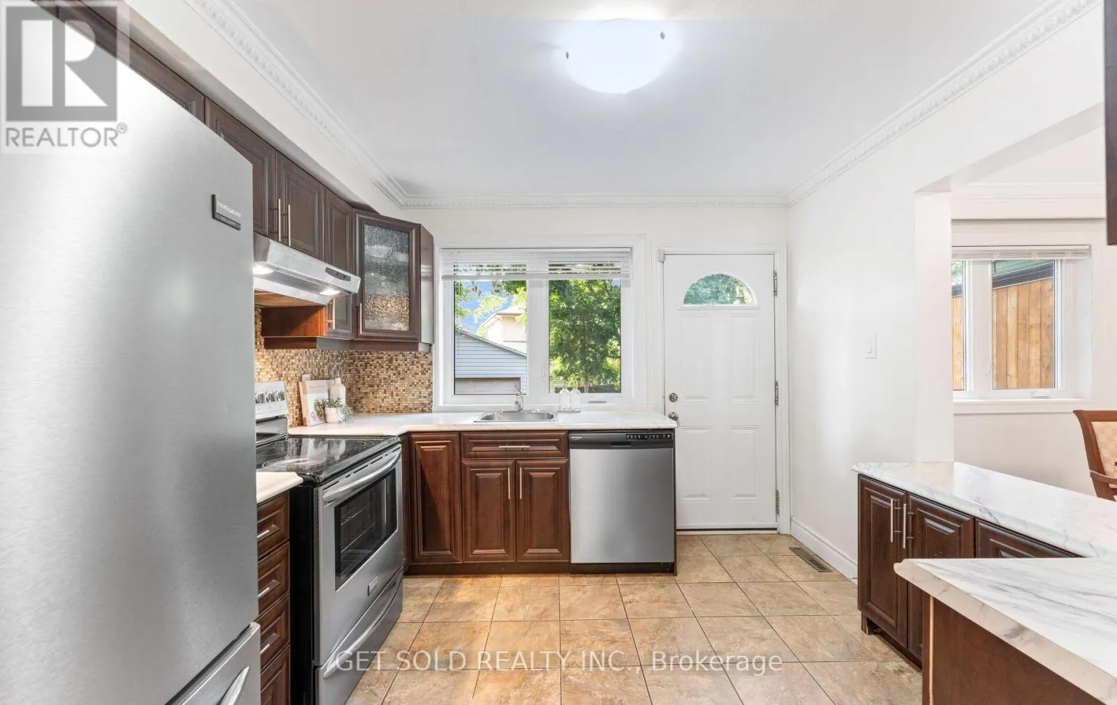 10 DUNBOYNE COURT