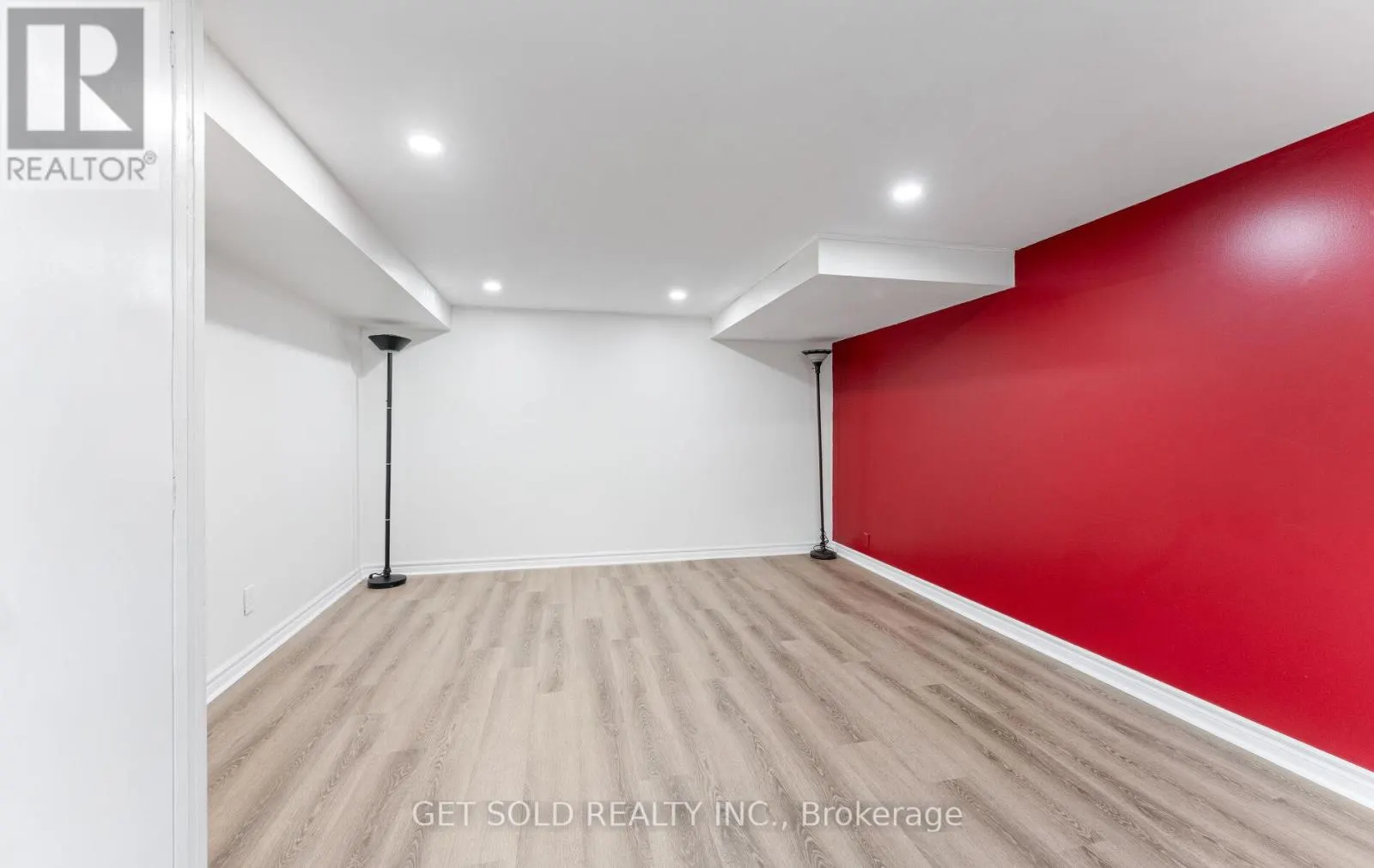 10 DUNBOYNE COURT