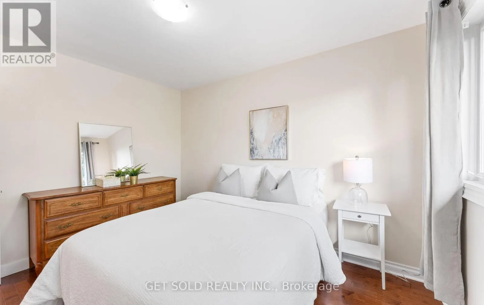 10 DUNBOYNE COURT