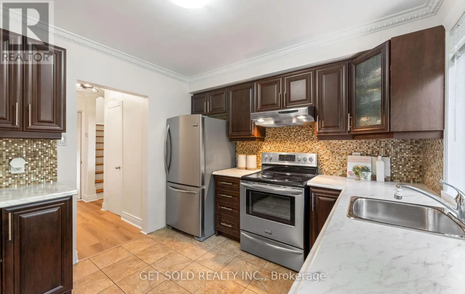 10 DUNBOYNE COURT