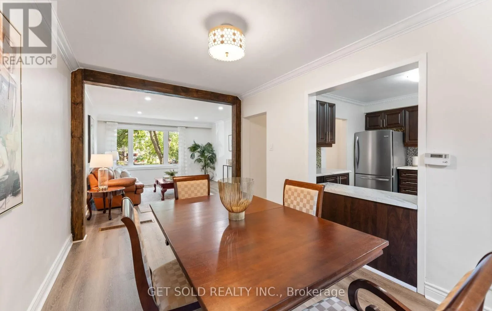 10 DUNBOYNE COURT