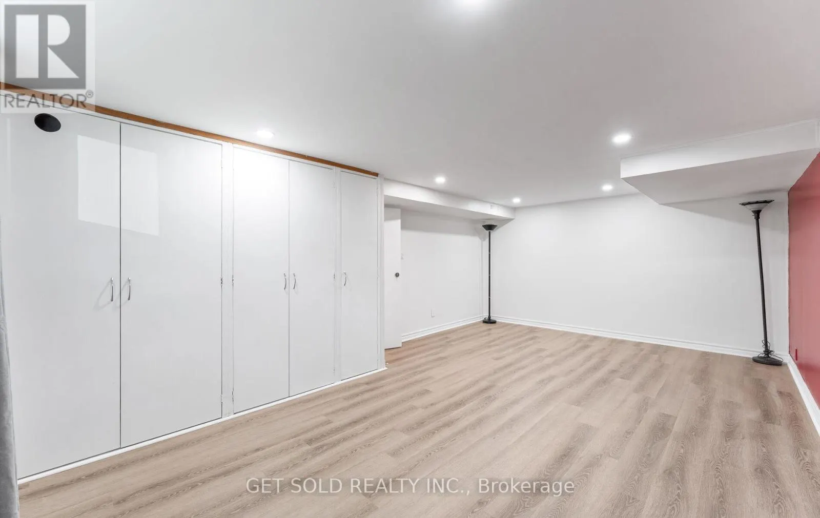 10 DUNBOYNE COURT