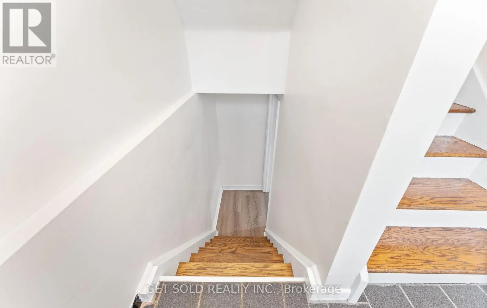 10 DUNBOYNE COURT