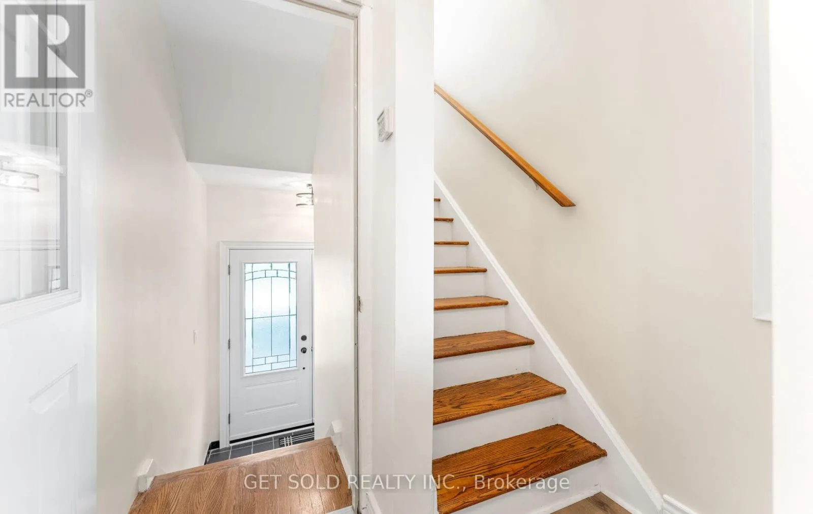 10 DUNBOYNE COURT