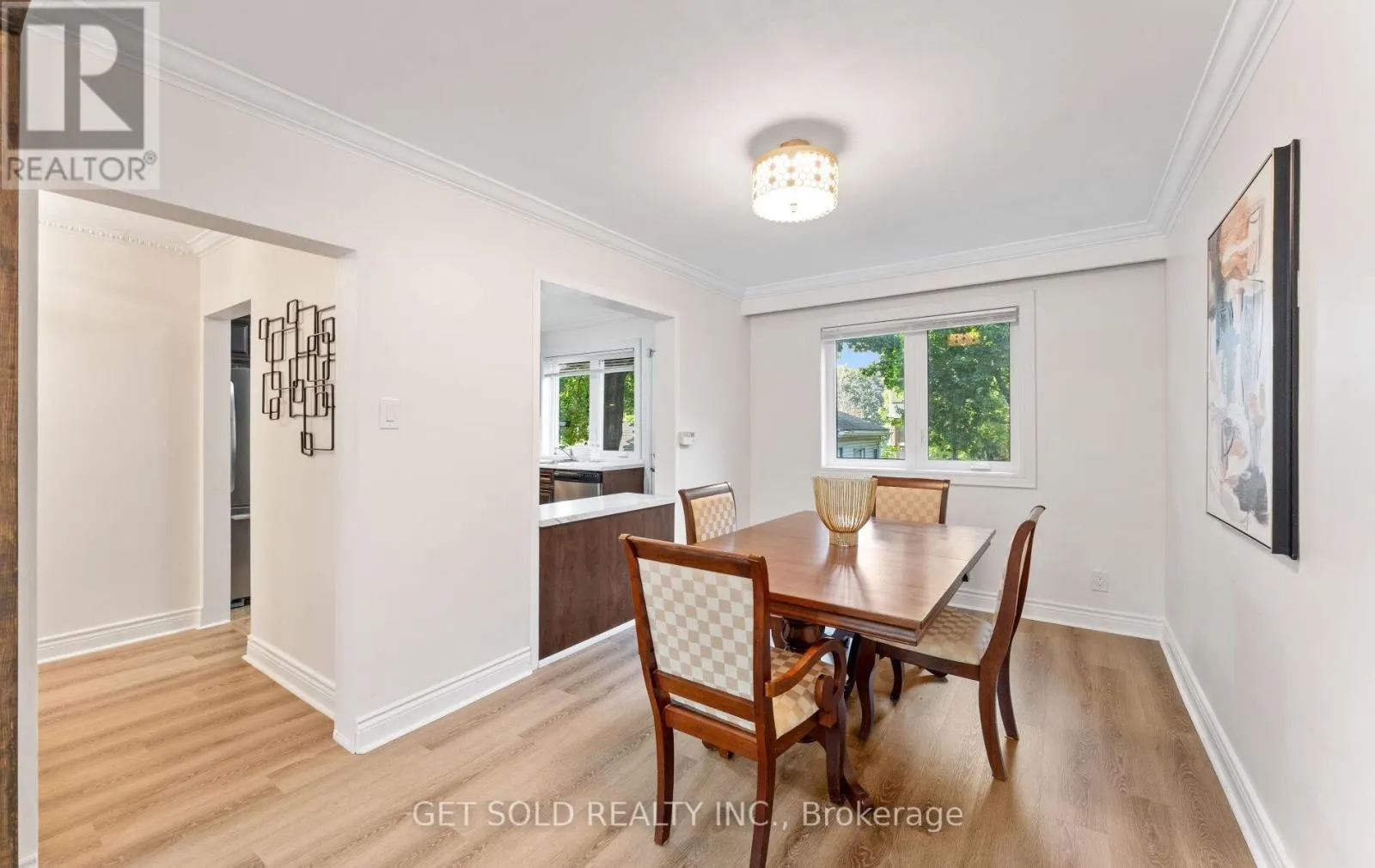10 DUNBOYNE COURT