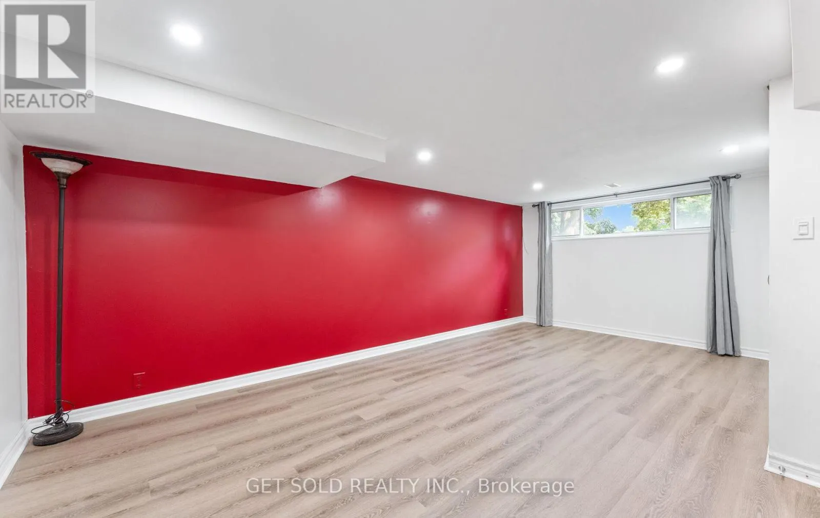 10 DUNBOYNE COURT