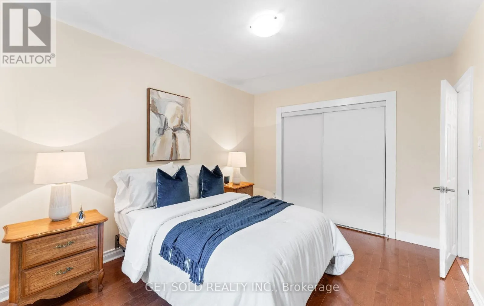 10 DUNBOYNE COURT
