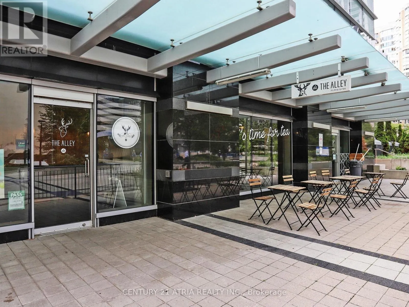 1 - 382 YONGE STREET
